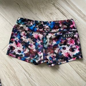 Fleo Shorts size M